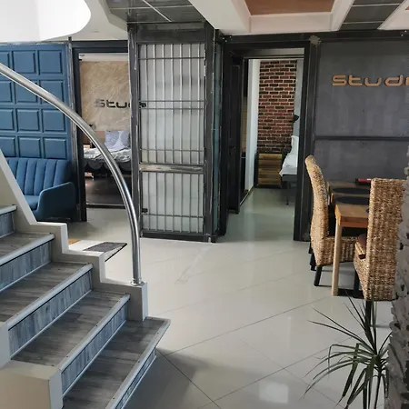 Studio77maisonette Апартамент *